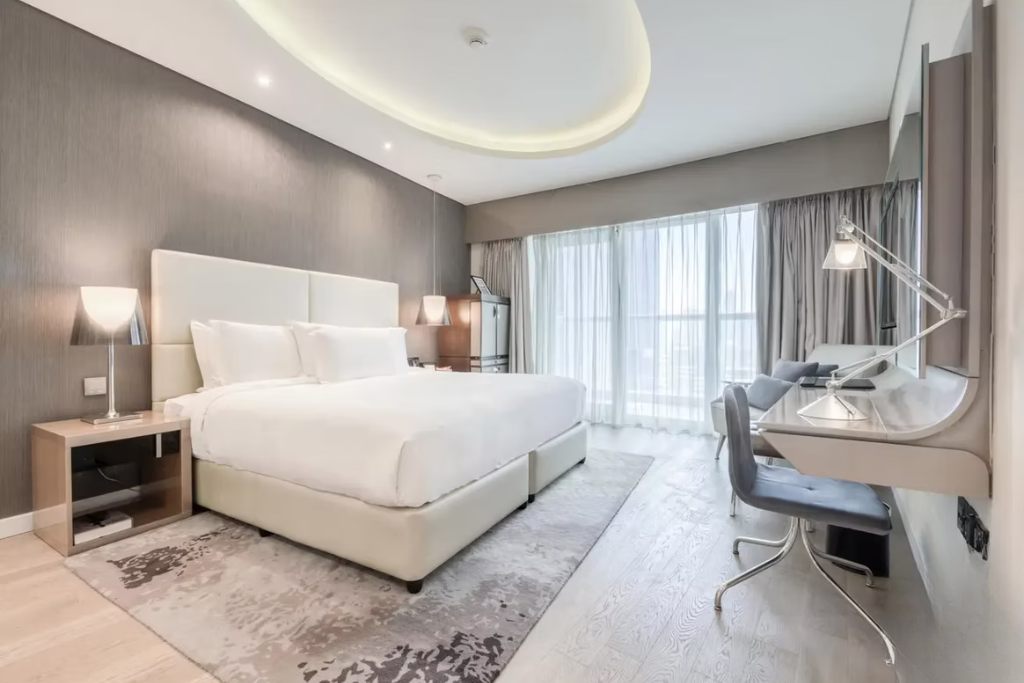 EagleEye | Paramount Tower D | 1BR | Sleeps 3/4