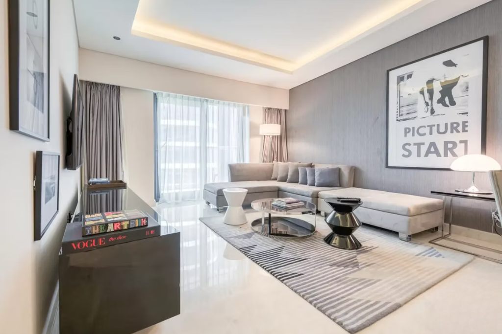 EagleEye | Paramount Tower D | 1BR | Sleeps 3/4